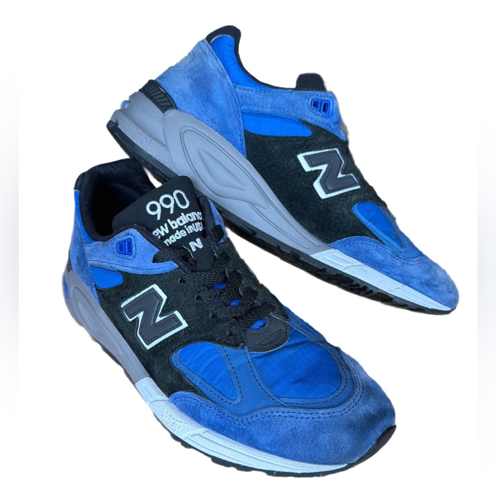 New Balance 990 V2 Blue Suede  Men's Size 10.5 Black and Blue Sneakers